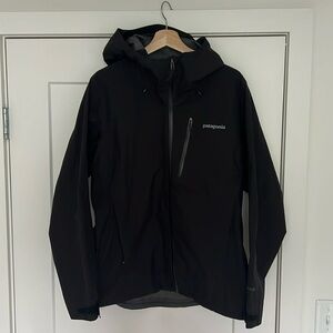 Patagonia women’s goretex rain jacket